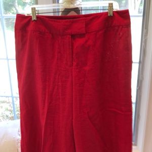Great looking capris . Scarlet red